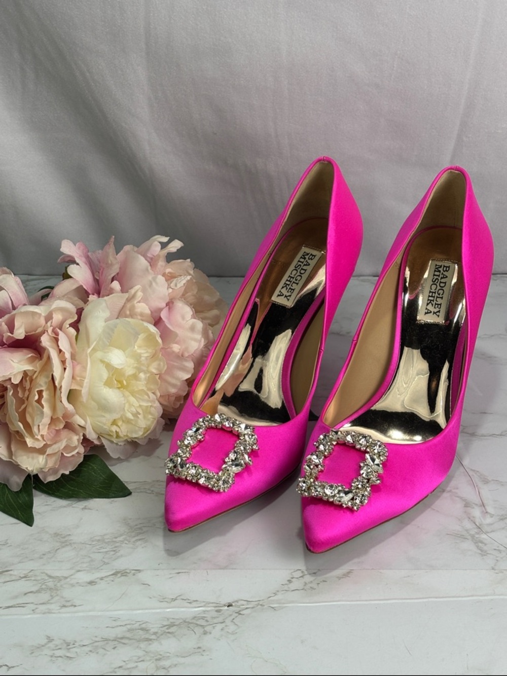 Badgley Mischka Hot Pink Cher Satin Pointed-Toe Pumps with Crystal Brooch Size 9